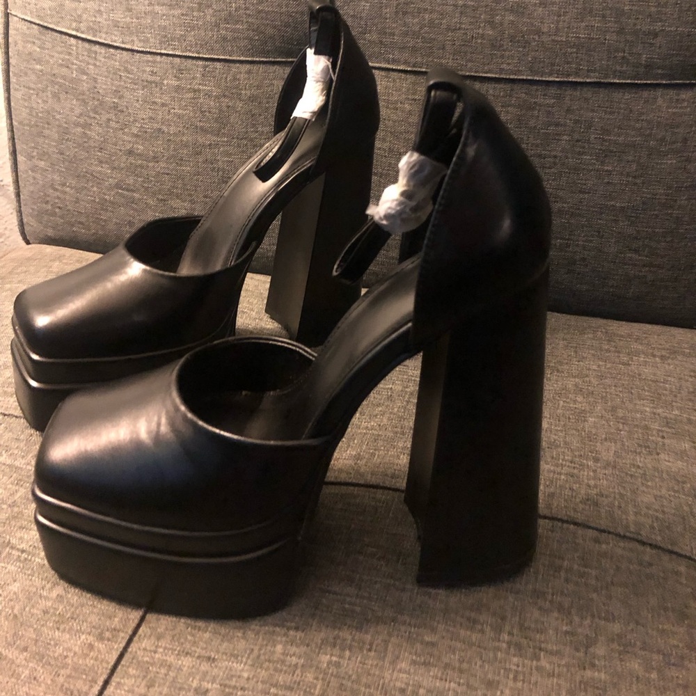 Women's thick high-heeled platform shoes size 7.5 black